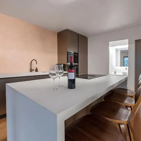 Luxury With Garden, Us Embassy Apartment *