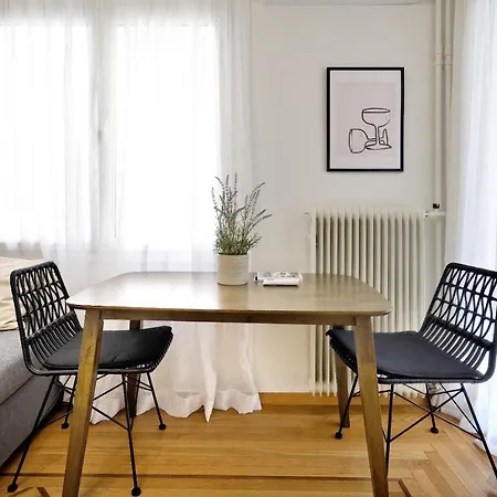 Urban Haven-close To The Metro Apartment *