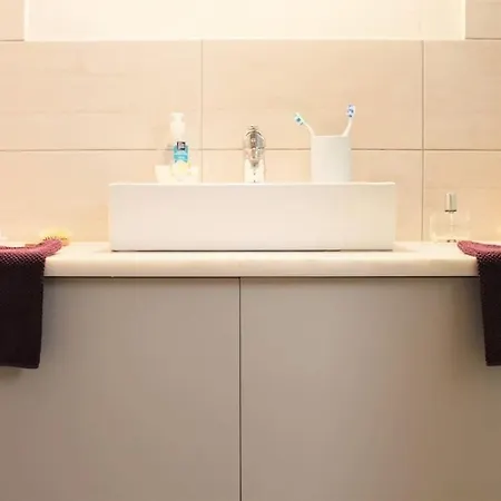 Apartment Contemporary Athenian Flat *
