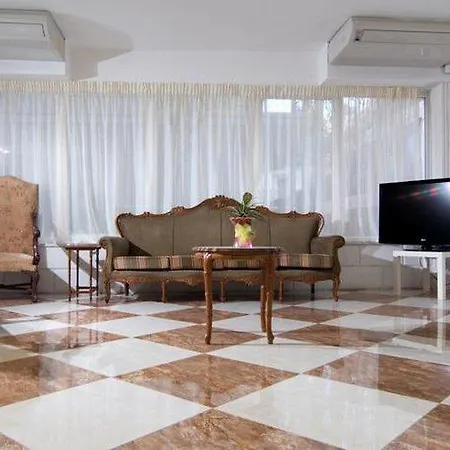 Acropolis Ami Boutique 3*