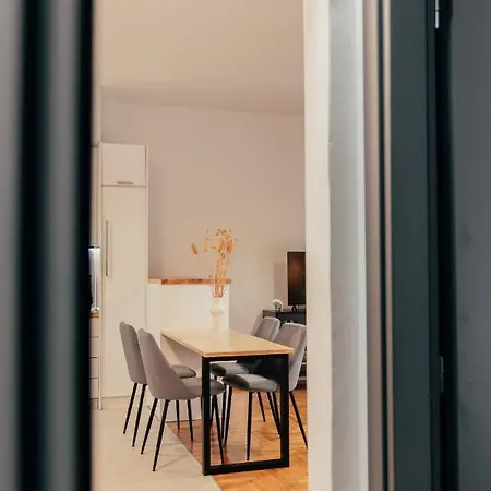 Mpetsos Apartment