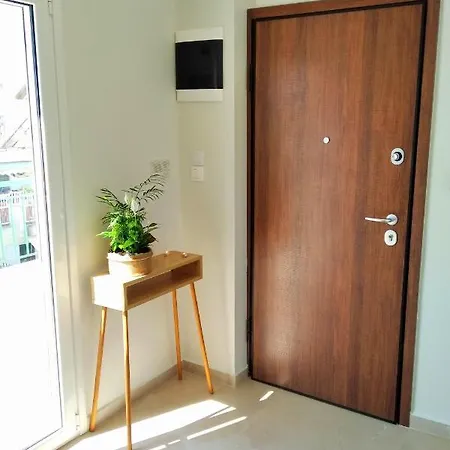 Amazing Top-floor Oasis Apartamento Atenas