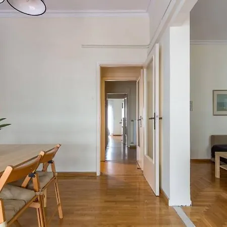 Cozy Apt. With Veranda In Exarcheia Athens