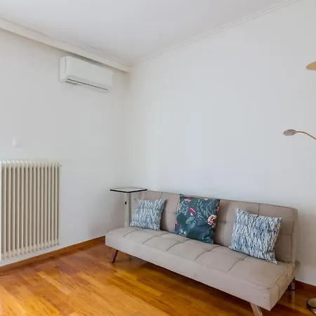 Apartment 2 Bedroom Near The Beach In P. Faliro Athens