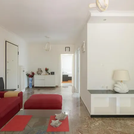 2 Bedroom Near The Beach In P. Faliro Apartment