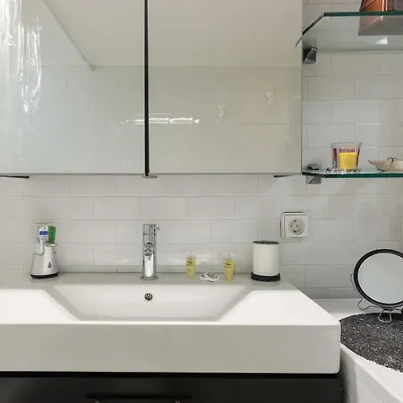 2 Bedroom Near The Beach In P. Faliro * Atény