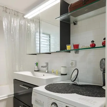 2 Bedroom Near The Beach In P. Faliro Apartment Athens
