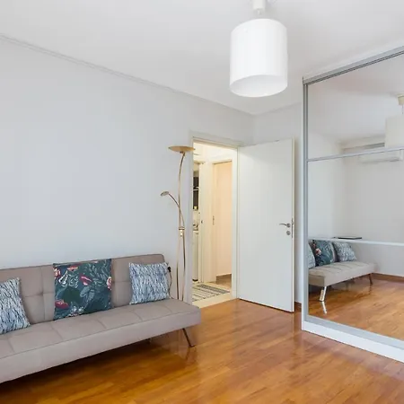 2 Bedroom Near The Beach In P. Faliro