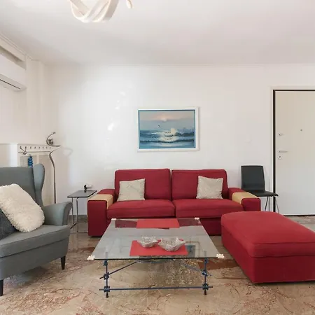 2 Bedroom Near The Beach In P. Faliro Apartment Athens