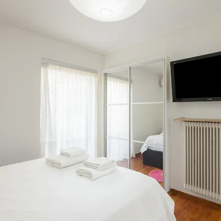 2 Bedroom Near The Beach In P. Faliro Apartment *