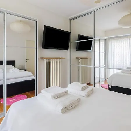 2 Bedroom Near The Beach In P. Faliro * Athens