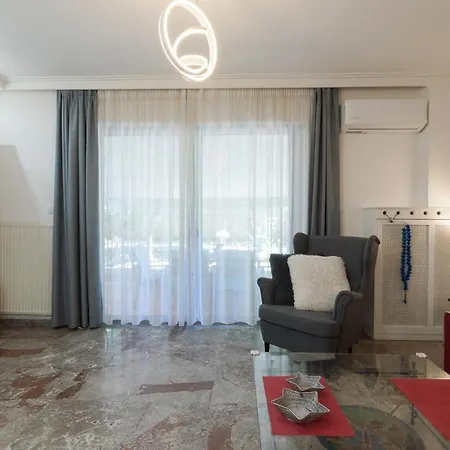 Apartment 2 Bedroom Near The Beach In P. Faliro