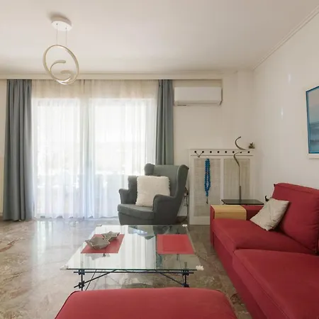 Apartment 2 Bedroom Near The Beach In P. Faliro *