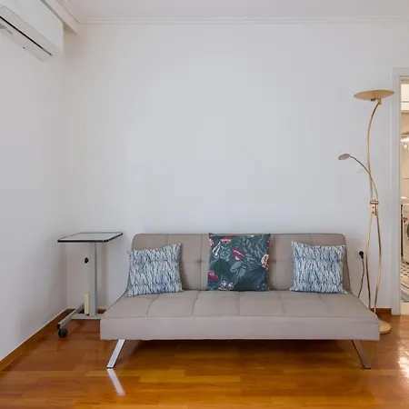 Apartment 2 Bedroom Near The Beach In P. Faliro