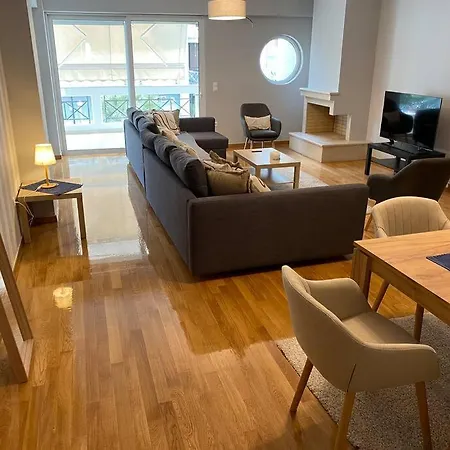 Classy 3br With 2 Bathrooms In Marousi *