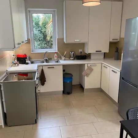 Classy 3br With 2 Bathrooms In Marousi Athens