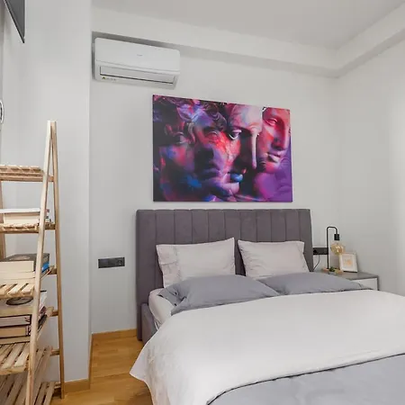Apartment Icarus *