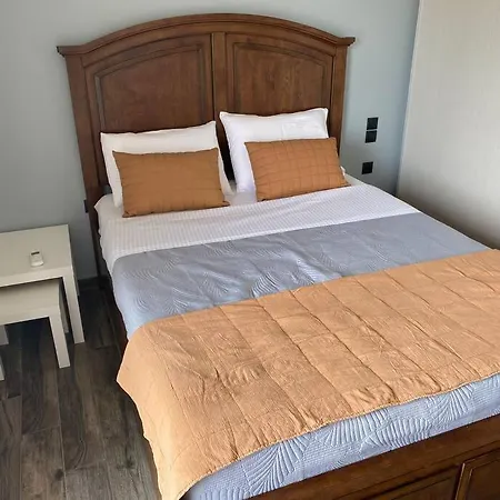 Dazzling And Stylish 2br Athens