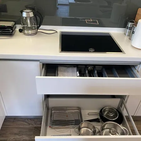 Dazzling And Stylish 2br Athens