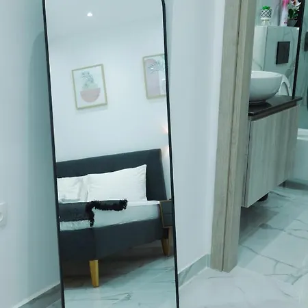Apollo 2 Bd Jacuzzi Apartment *