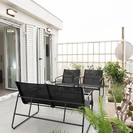 Phaedrus Living: Penthouse Kifisias Apartment *