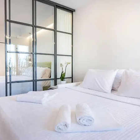 Emily In - Chic Flat With Terrace Syntagma E1