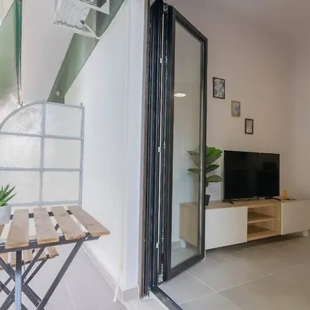 Apartment Garden Of Eden In Neos Kosmos Athens