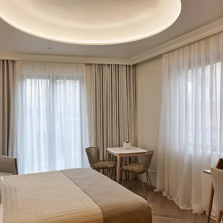 Dwell - Elegant * Athens
