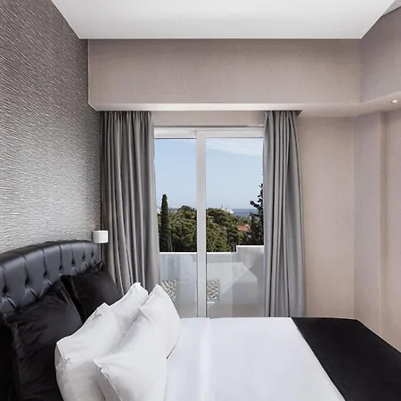 Hotel Kreoli Glyfada 3*