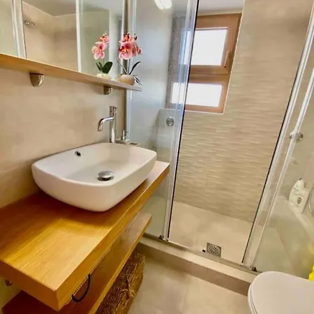υπέροχο νέο ρετιρέ στην γλυφάδα Apartment *