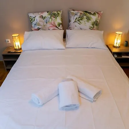 Charming Across The National Museum Apartment *