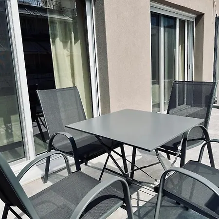 Yourathens-alice, Urban Stylish With Shaded Balcony Near Kolonaki, Center Apartment Athens
