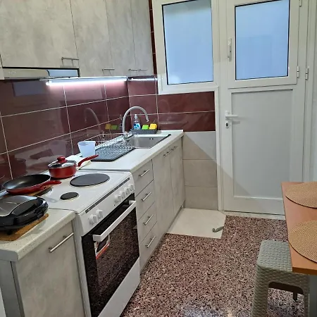 Apartment Center,pedion Areos,kipseli,quiet,cozy *