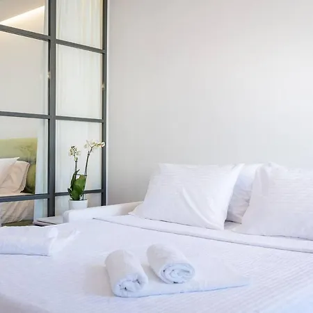Emily In - Chic Flat With Terrace Syntagma E1 * Athens