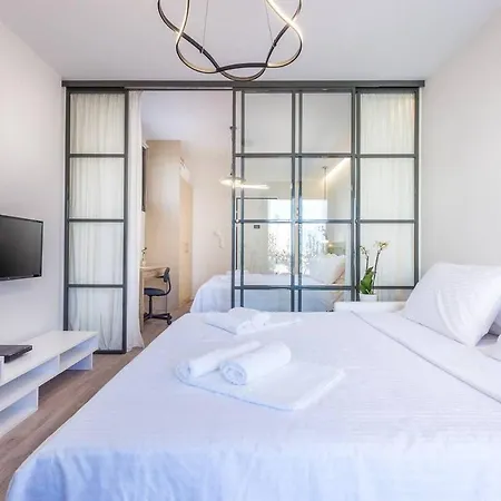 Emily In - Chic Flat With Terrace Syntagma E1 Apartment