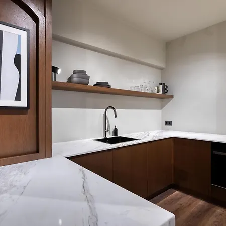 Luxury And Stylish In The Historical Centre Apartment *