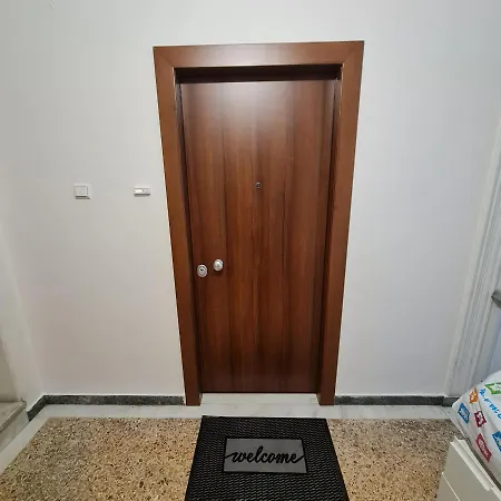 Full Near Kato Patissia Apartament *