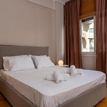 Athenian Classy 2bd Next To Metro Panepistimio * Athens