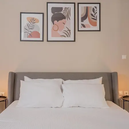 Apartment Athenian Classy 2bd Next To Metro Panepistimio Athens