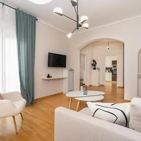 Athenian Classy 2bd Next To Metro Panepistimio * Athens
