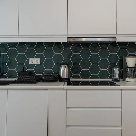 Athenian Classy 2bd Next To Metro Panepistimio * Athens