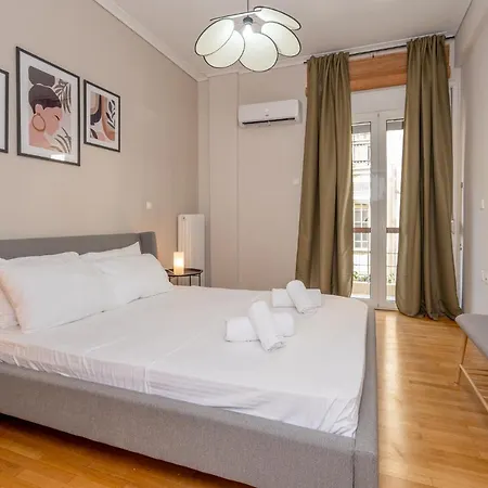 Athenian Classy 2bd Next To Metro Panepistimio Athens