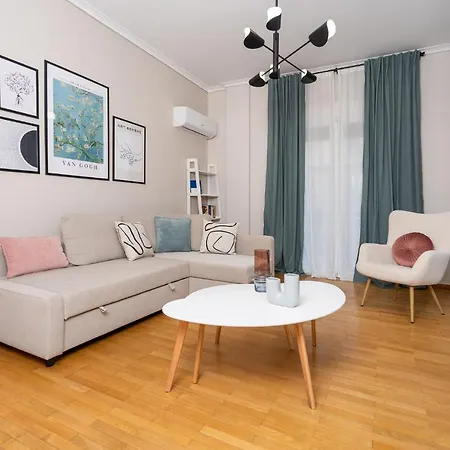 Athenian Classy 2bd Next To Metro Panepistimio *
