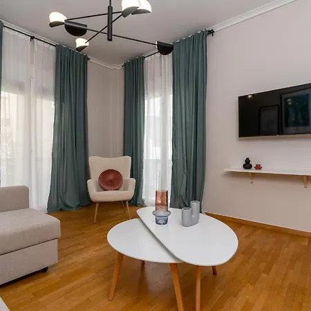 Athenian Classy 2bd Next To Metro Panepistimio Apartment