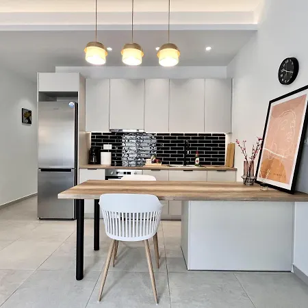 Chic Getaway Near Stavros Niarchos Athens