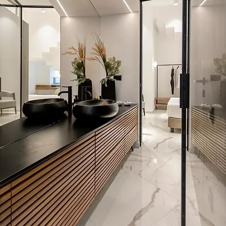 Maison 36 In The Center Of Psyri * Athens