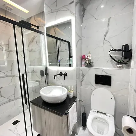 3bd Jacuzzi Mansion