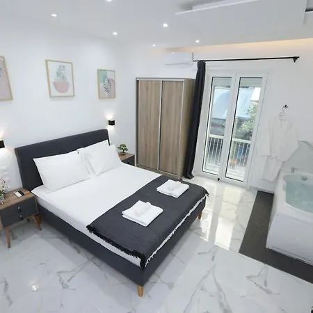 3bd Jacuzzi Mansion