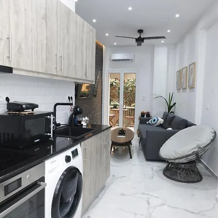 3bd Jacuzzi Mansion Apartment *