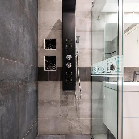 The Acropolis Hideaway 2-bdr Next To Metro Διαμέρισμα